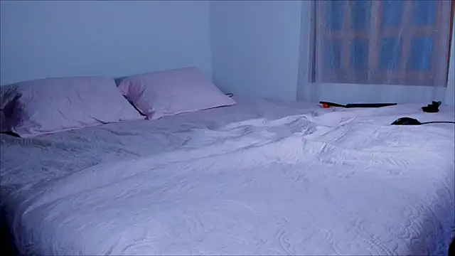 Lauren A online show from 02-25-25, 01:41