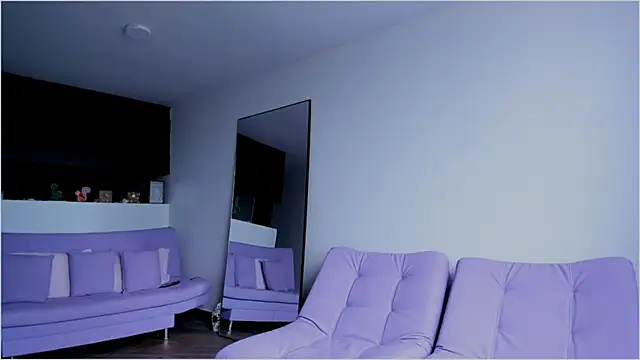 Lauren A online show from 09-18-25, 04:53