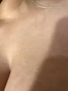 DarianaGuzz online show from 10-12-25, 12:31