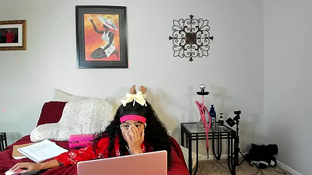 yiauana online show from 02-13-25, 01:50