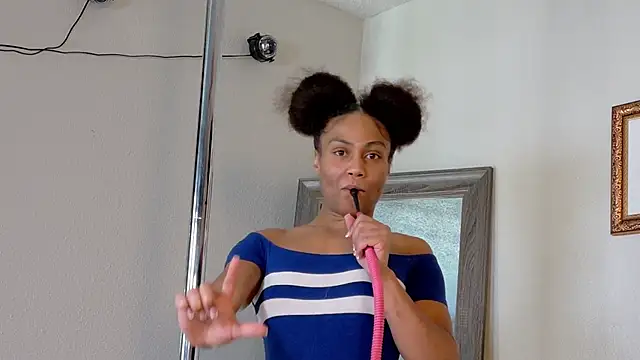 yiauana online show from 02-17-25, 10:14