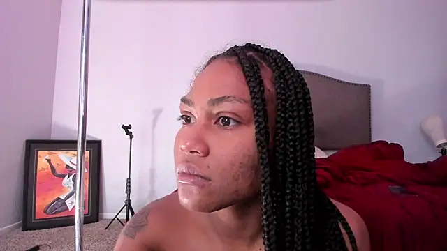 yiauana online show from 10-10-25, 03:33