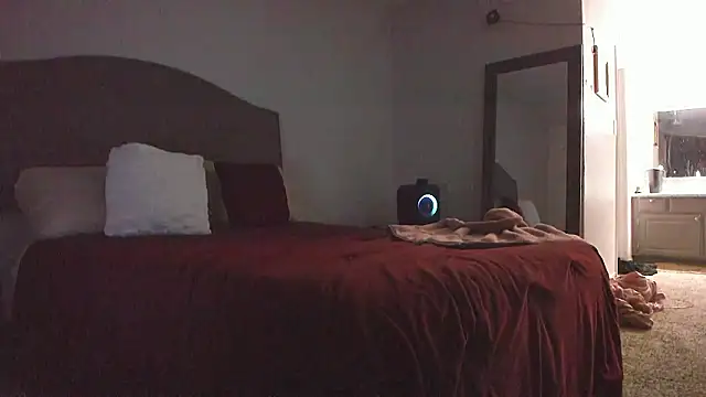 Snapshot of yiauana chatting on 02-11-26, 12:43 yiauana online show from 02-11-26, 12:43