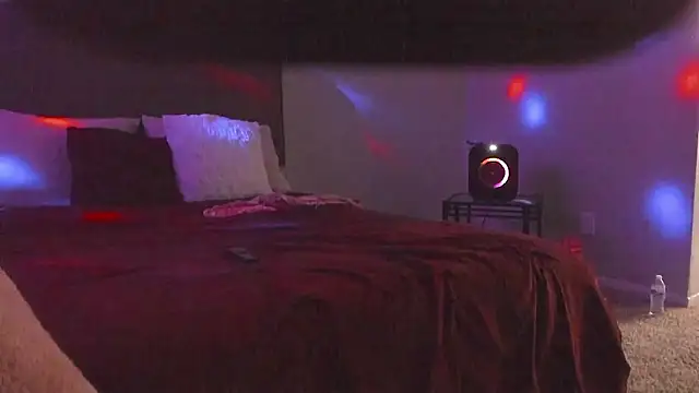 Snapshot of yiauana chatting on 02-24-26, 12:52 yiauana online show from 02-24-26, 12:52