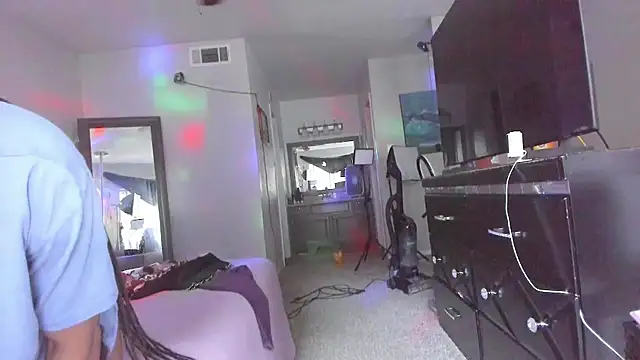 Snapshot of yiauana chatting on 03-23-26, 11:42 yiauana online show from 03-23-26, 11:42