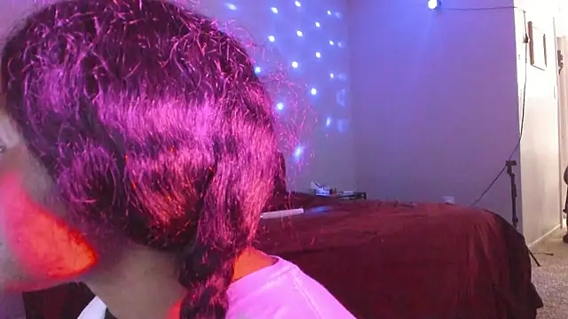 Snapshot of yiauana chatting on 05-19-26, 03:35 yiauana online show from 05-19-26, 03:35