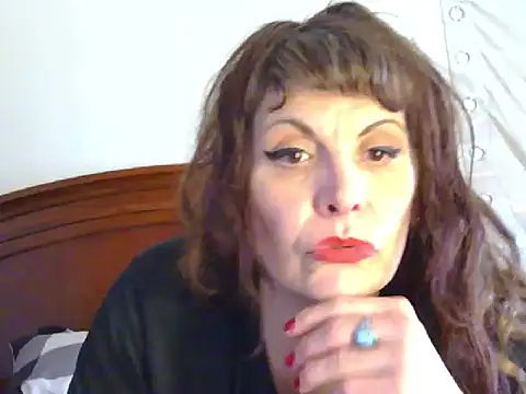 HeyyImHarlowe online show from 12-21-24, 02:26