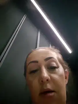 AvaLloyd online show from 02-17-25, 03:36