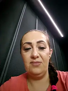 AvaLloyd online show from 02-20-25, 03:34