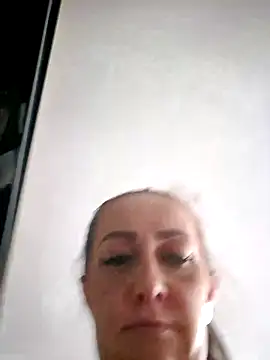 AvaLloyd online show from 02-25-25, 12:24