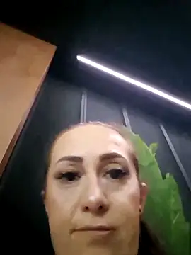 AvaLloyd online show from 03-06-25, 03:35