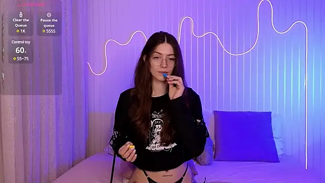 Ester Hill online show from 12-11-24, 07:57