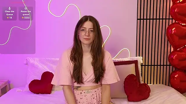 Ester Hill online show from 02-11-25, 12:17