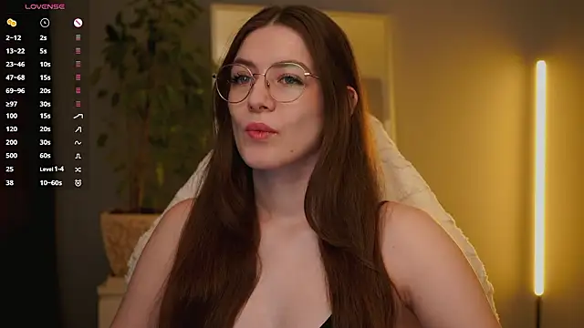 Snapshot of Ester_Hill chatting on 02-13-26, 02:51 Ester Hill online show from 02-13-26, 02:51