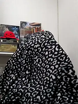 ElliMoor online show from 12-13-24, 03:43
