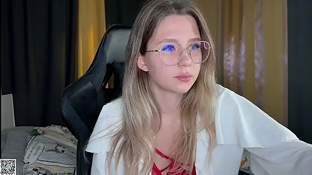 Ameliia castro online show from 10-12-25, 01:37