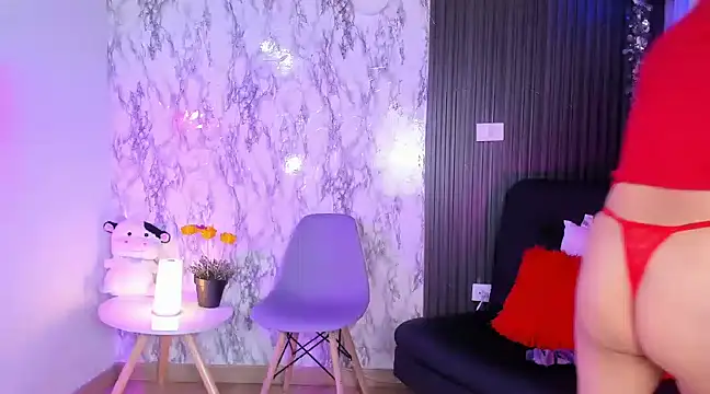 Snapshot of chloe_blue chatting on 01-13-25, 05:55 chloe blue online show from 01-13-25, 05:55