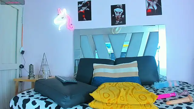 hailyehot online show from 12-27-24, 06:24