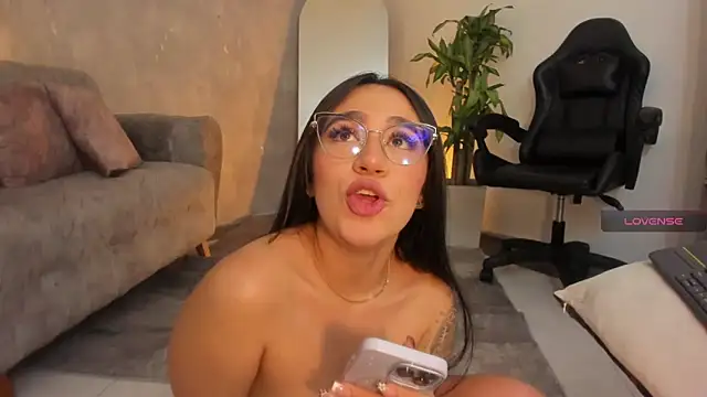 Snapshot of miacoopersx chatting on 09-26-25, 05:28 miacoopersx online show from 09-26-25, 05:28