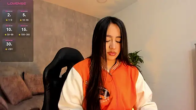 Snapshot of miacoopersx chatting on 10-11-25, 12:26 miacoopersx online show from 10-11-25, 12:26