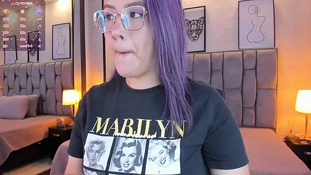 sweet--emily online show from 01-21-25, 03:48