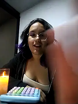 sweet--emily online show from 10-19-25, 06:47