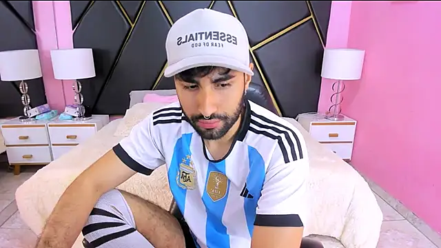 MilanZaire online show from 10-25-25, 12:18