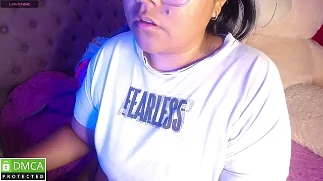 Snapshot of KittyHot20 chatting on 11-14-25, 07:12 KittyHot20 online show from 11-14-25, 07:12