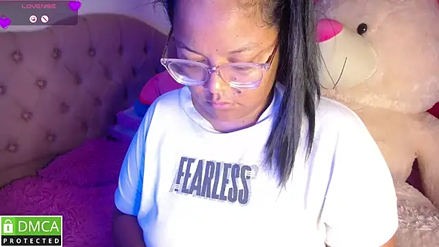 KittyHot20 online show from 12-17-25, 05:19