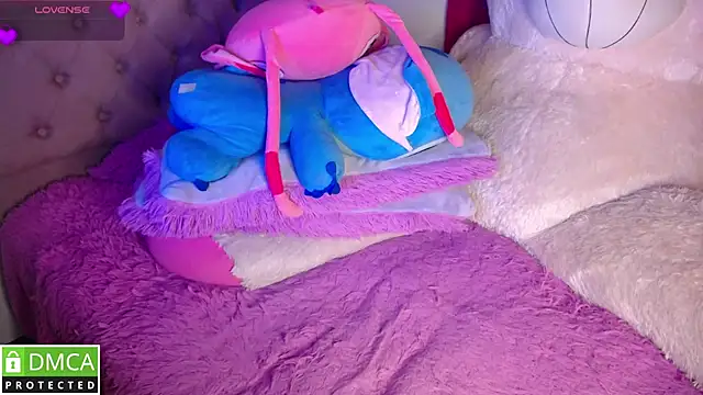 Snapshot of KittyHot20 chatting on 12-20-25, 11:01 KittyHot20 online show from 12-20-25, 11:01