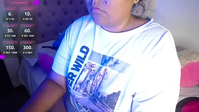 Snapshot of KittyHot20 chatting on 04-16-26, 02:29 KittyHot20 online show from 04-16-26, 02:29