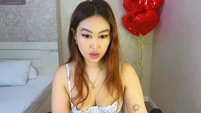 Snapshot of Diana_Moon_ chatting on 02-20-26, 01:24 Diana Moon online show from 02-20-26, 01:24