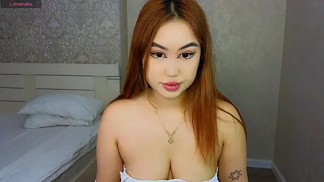Snapshot of Diana_Moon_ chatting on 04-30-26, 01:23 Diana Moon online show from 04-30-26, 01:23