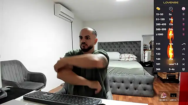 supermanboy94 online show from 10-15-25, 05:40