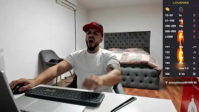 supermanboy94 online show from 10-23-25, 05:18