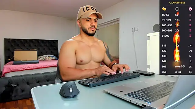 Snapshot of supermanboy94 chatting on 06-03-26, 06:16 supermanboy94 online show from 06-03-26, 06:16