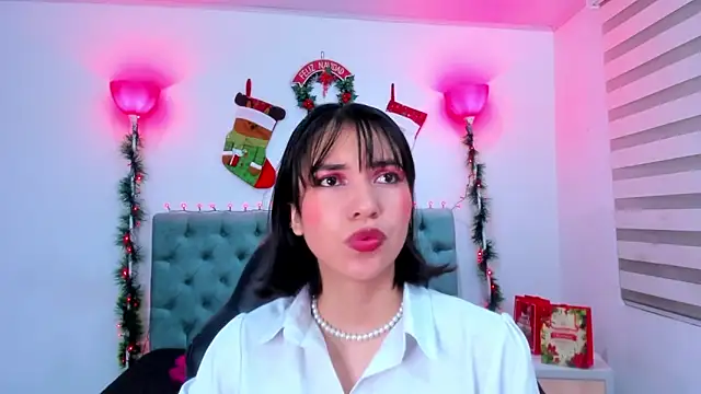 Snapshot of lina_bedoya_ chatting on 12-07-24, 11:40 lina bedoya online show from 12-07-24, 11:40