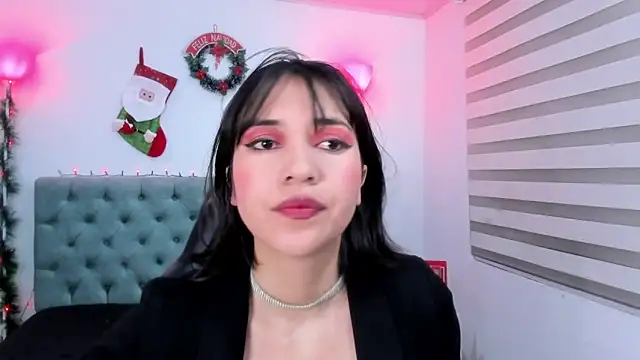 Snapshot of lina_bedoya_ chatting on 12-11-24, 11:41 lina bedoya online show from 12-11-24, 11:41