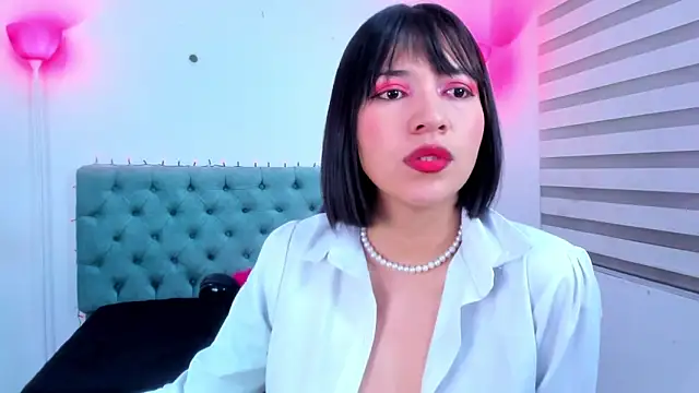 Snapshot of lina_bedoya_ chatting on 01-13-25, 11:52 lina bedoya online show from 01-13-25, 11:52