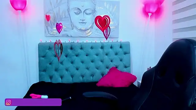 Snapshot of lina_bedoya_ chatting on 02-12-25, 03:05 lina bedoya online show from 02-12-25, 03:05