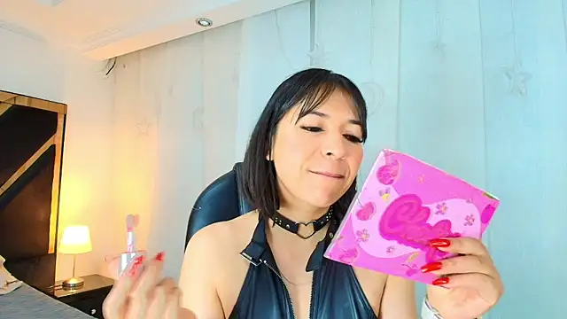 lina bedoya  online show from 06-18-26, 11:36
