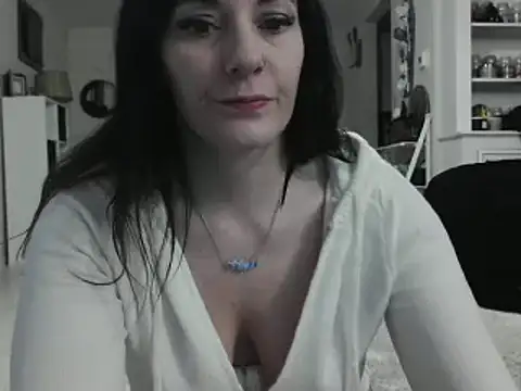 CrystalLakeXO online show from 01-24-25, 06:35