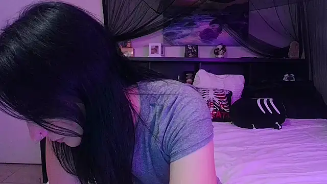 CrystalLakeXO online show from 05-09-26, 03:23