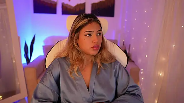 SaraParisi online show from 12-24-24, 01:27