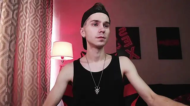 Snapshot of Joseph__Quinn chatting on 10-18-25, 08:26 Joseph Quinn online show from 10-18-25, 08:26