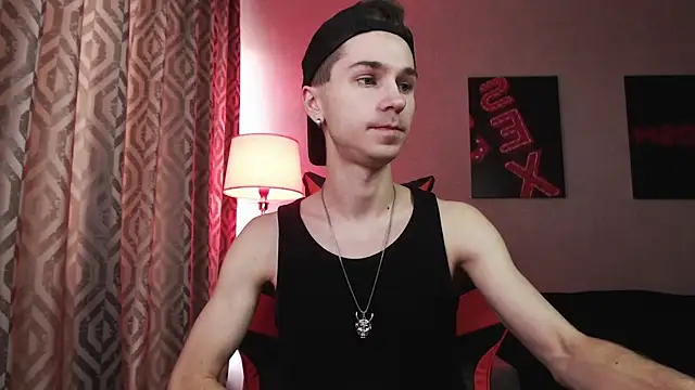 Snapshot of Joseph__Quinn chatting on 11-03-25, 07:31 Joseph Quinn online show from 11-03-25, 07:31