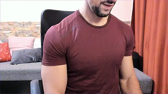 HotHunkTrainer online show from 01-06-25, 09:08