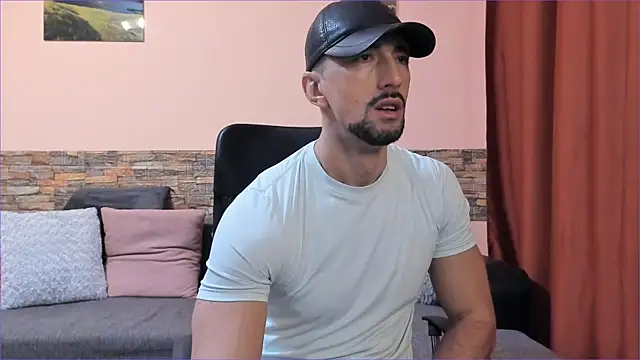 HotHunkTrainer online show from 01-07-25, 09:18