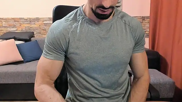 HotHunkTrainer online show from 11-29-25, 09:12