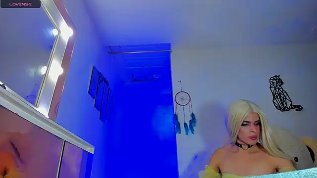 emperatrizhotwolf online show from 03-18-25, 07:41